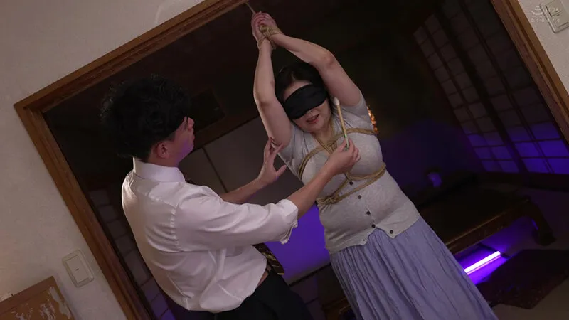 【寺島志保】束縛妻の緊縛快楽 サンプル画像1